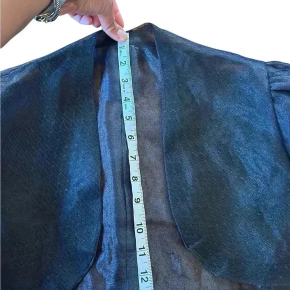 Beautiful Black Woman’s Lace puffed Sleeve Bolero Jacket - Picture 4 of 15